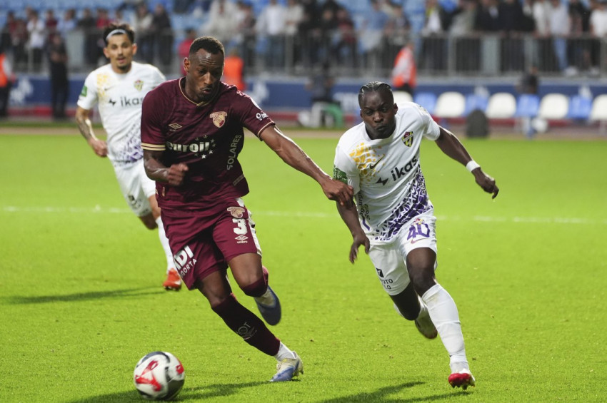 Eyüpspor ile Göztepe golsüz berabere kalarak puanları paylaştı 
