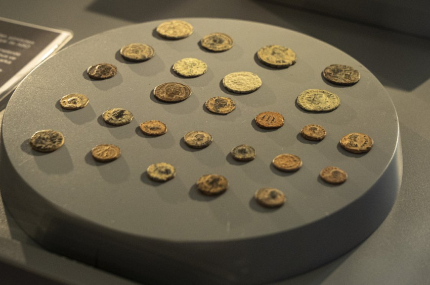 Türkiyeden kaçırılan 83 Roma sikkesi iade edildi