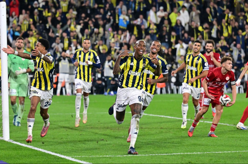 Fenerbahçe, Antalyasporu 2-0 yenerek hasret kaldığı 3 puana kavuştu