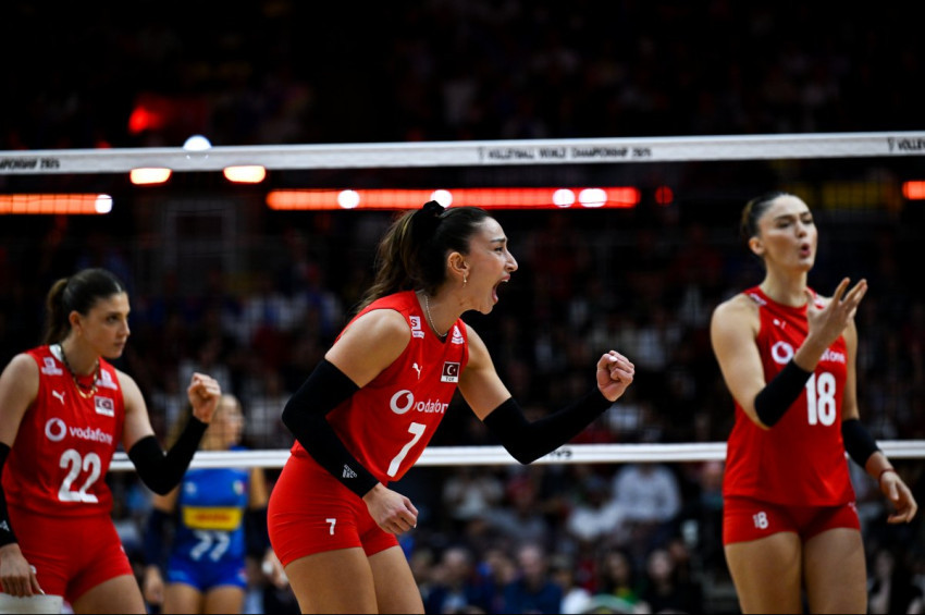 Filenin Sultanları Dünya İkincisi oldu: İtalya: 3 - Türkiye: 2