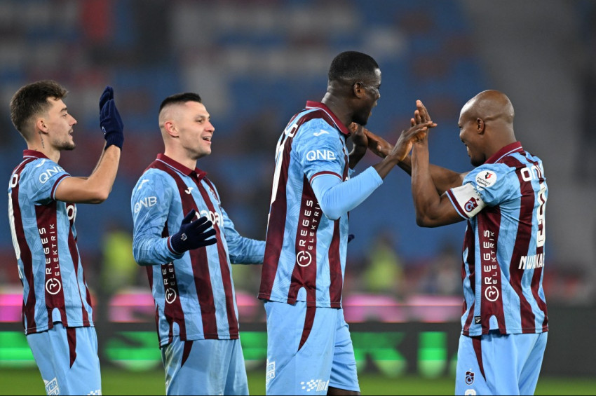 Trabzonspor, Kasımpaşa karşısında son anlarda Zobkovun harika golü ile güldü: 2-1