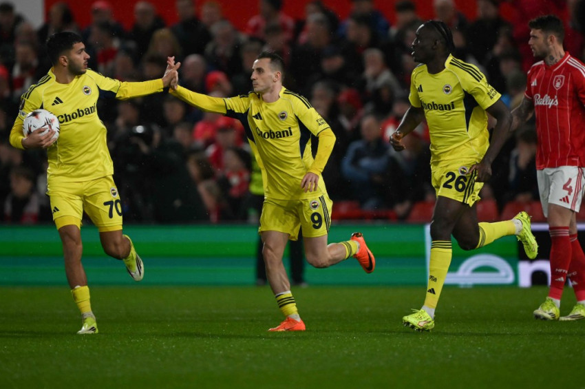 Fenerbahçe, Nottingham Forestı  deplasmanda yenerek alkışlarla veda etti