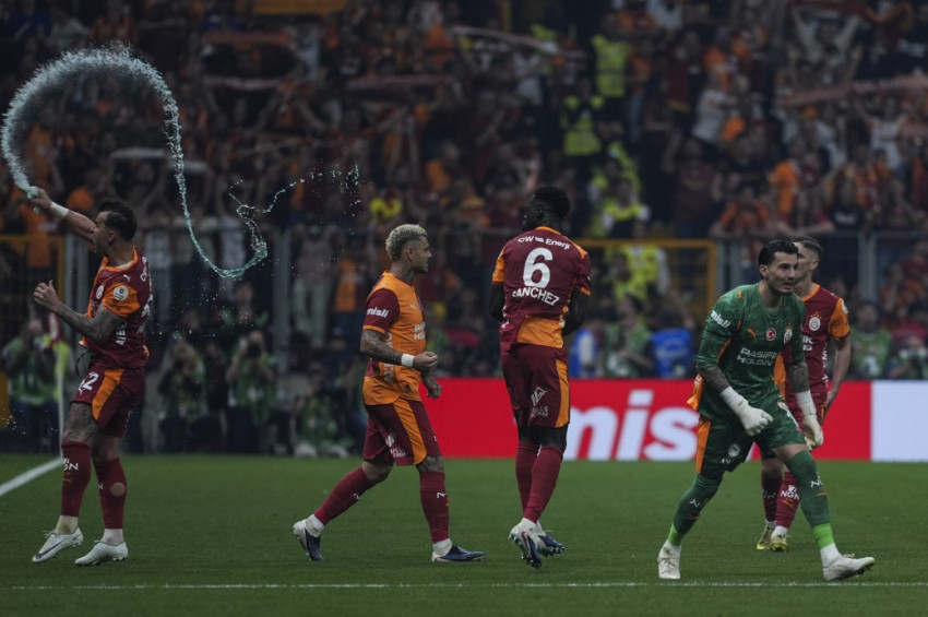 Galatasaray 2023 2026 sezonunun bitimine 1 maç kala şampiyonluğunu resmen ilan etti