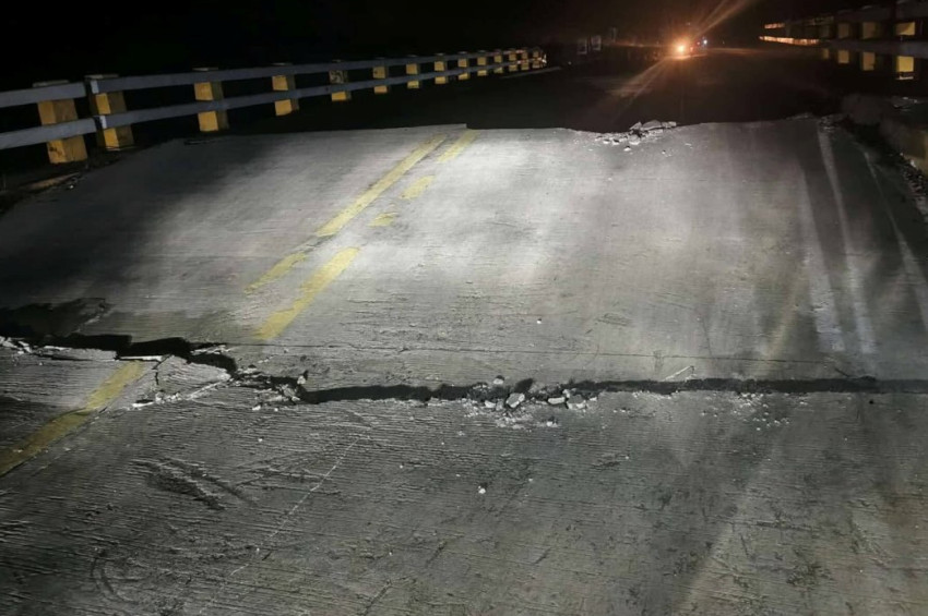 Filipinlerde deprem: Büyüklüğü 7.8